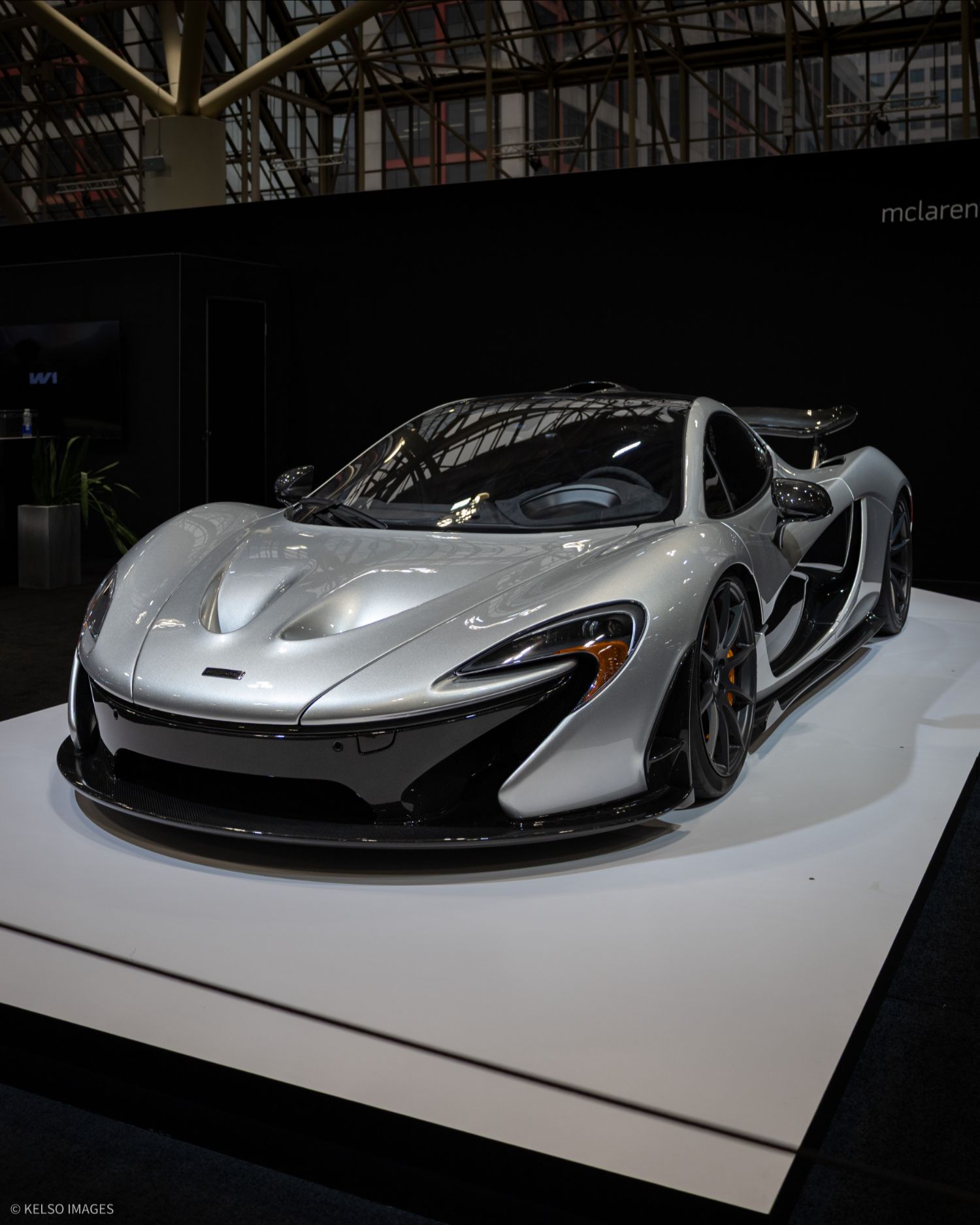 Car photo 10
